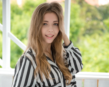 Finance Expert Adele Waverly Reveals How Women Can Compare Low Interest Personal Loans