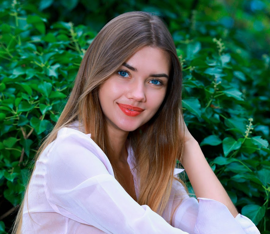Wellness Consultant Seraphina Wexley Reveals the Healthy Aging Habits Women Are Starting Earlier