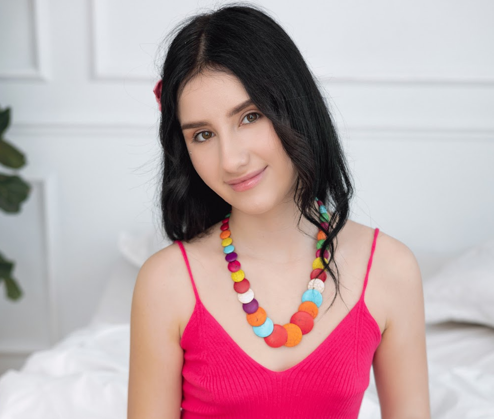 Dermatologist Dr. Amelie Crosshaven Shares the Anti Aging Skincare Steps Women Should Not Skip
