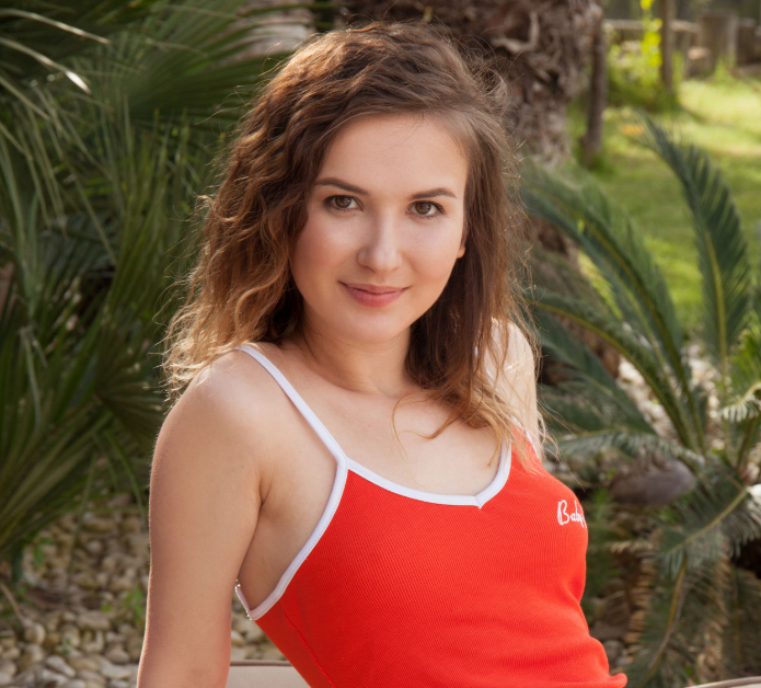 Nutrition Consultant Dr. Genevieve Marston Explains How Women Can Buy Supplements More Carefully