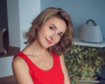 Beauty Expert Anika Rosethorn Reveals What Women Should Know Before Trying Skin Tightening Treatments