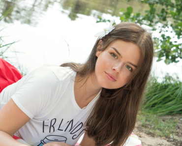 Skincare Consultant Serena Voss Explains Why Anti Aging Skincare for Women Works Better With Consistency