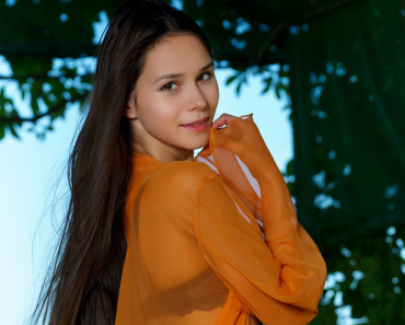 Nutrition Consultant Dr. Helena Rosmere Reveals the Supplement Claims Women Should Treat Carefully