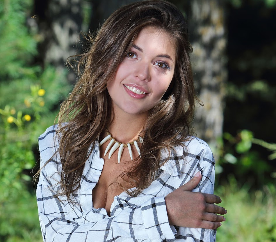 Beauty Specialist Etta Winslowe Explains What Women Should Ask Before Booking Botox for Fine Lines